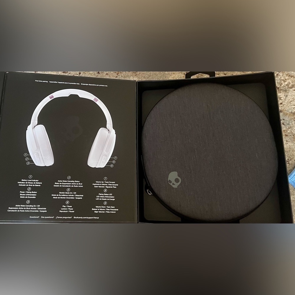 Skullcandy Venue Over Ear Wireless Headphones with Tile